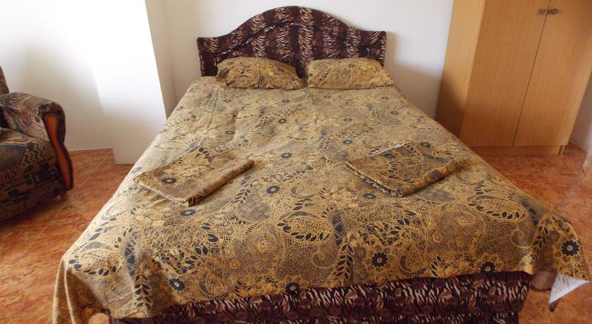 Гостиница Евгения Лоо