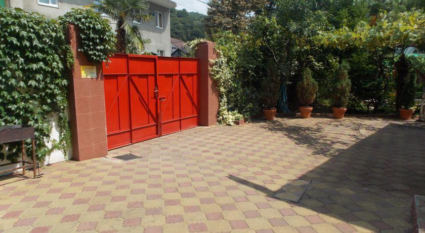 Гостиница Евгения Лоо