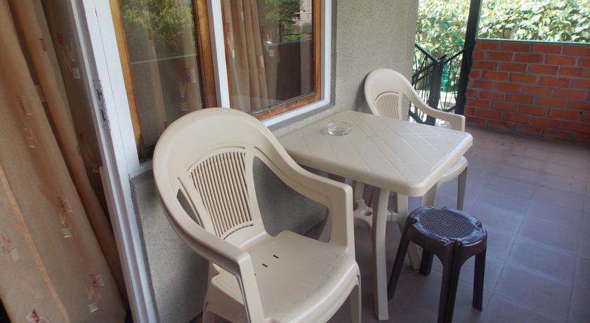 Гостиница Евгения Лоо