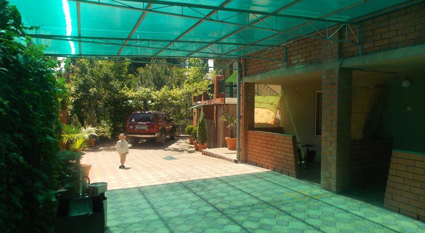 Гостиница Евгения Лоо