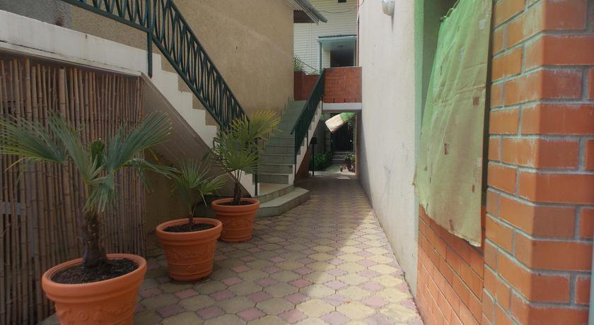 Гостиница Евгения Лоо