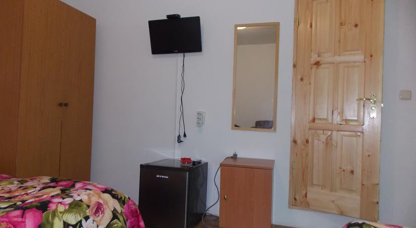 Гостиница Евгения Лоо