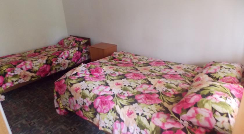 Гостиница Евгения Лоо