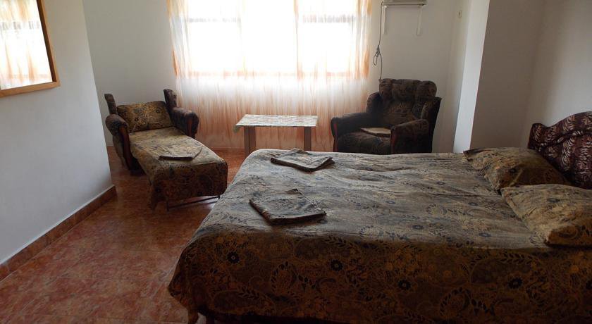 Гостиница Евгения Лоо