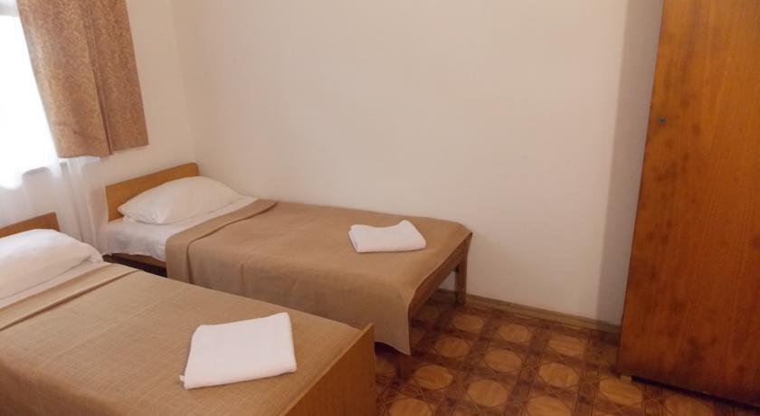 Гостиница Евгения Лоо